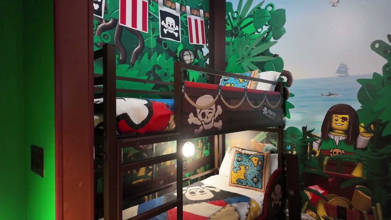 Pirate Room Tour at LEGOLAND Florida Pirate Island Hotel