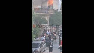 Φωτιά Καλλιθέα Η συγκλονιστική στιγμή που η 70χρονη πηδά από το μπαλκόνι για να σωθεί από τις φλόγες