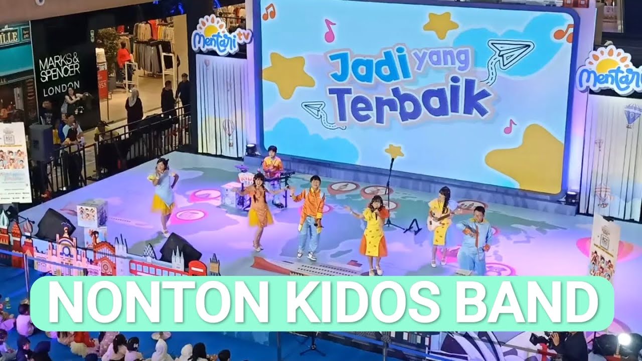 Nonton KIDOS BAND, band paling terkenal di dunia anak-anak saat ini @grandmetropolitanBekasi 