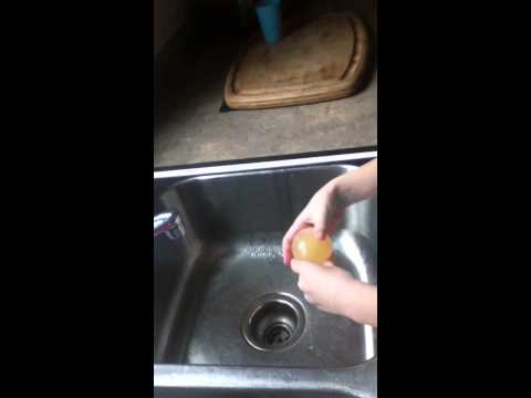 What happens if you soak an egg in vinegar?