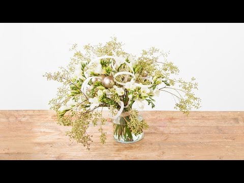 Framed Christmas Bouquet | Flower Factor How To | Bouquet