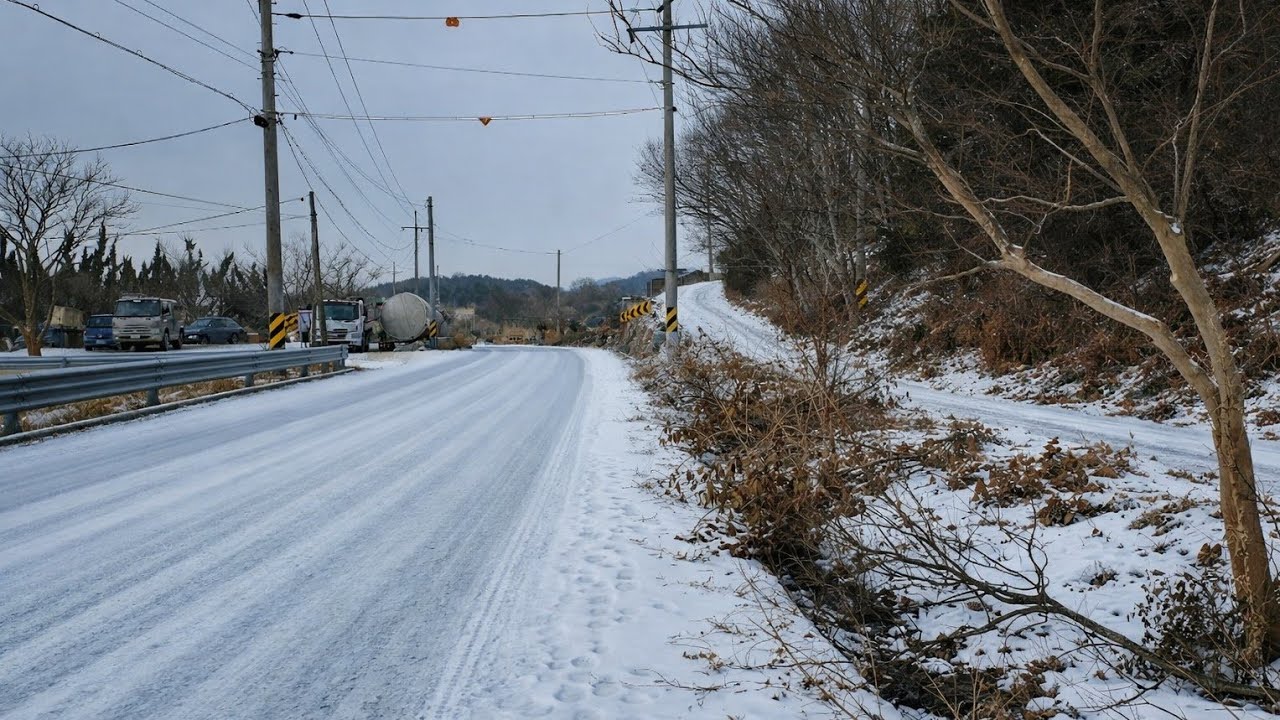 Peaceful Rain Walk with Light Snow ❄️🌧️ | Silent Winter Walk 4K No Talking