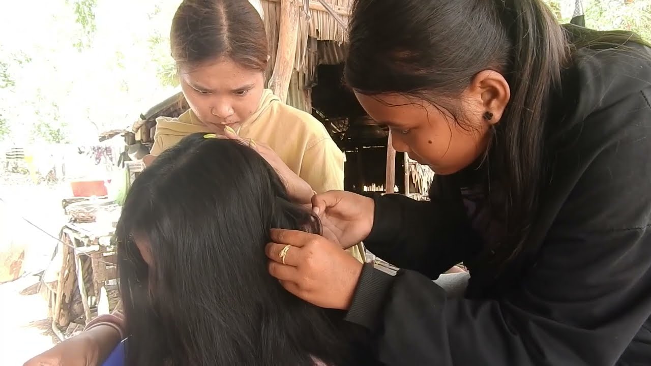 Help poor girl nits picking in long hair #2030