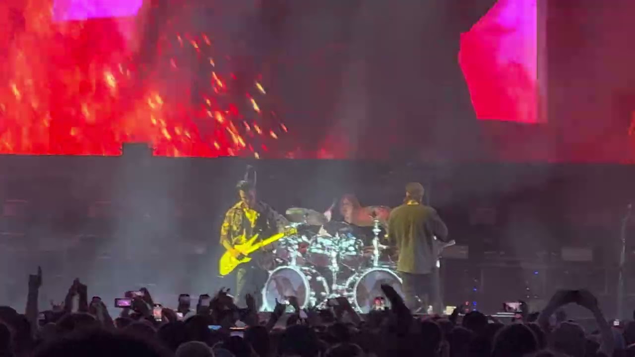 Avenged Sevenfold - Almost Easy (Live in Chicago, IL @ Soldier Field 9/1/25)