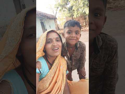 गर्मी बहुत लग रही है #trending #song #funny #viraldance