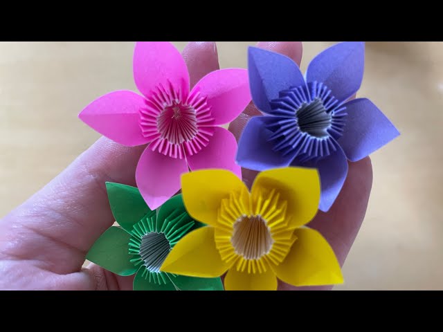 折り紙】4センチのミニミニ折り紙で花 - YouTube