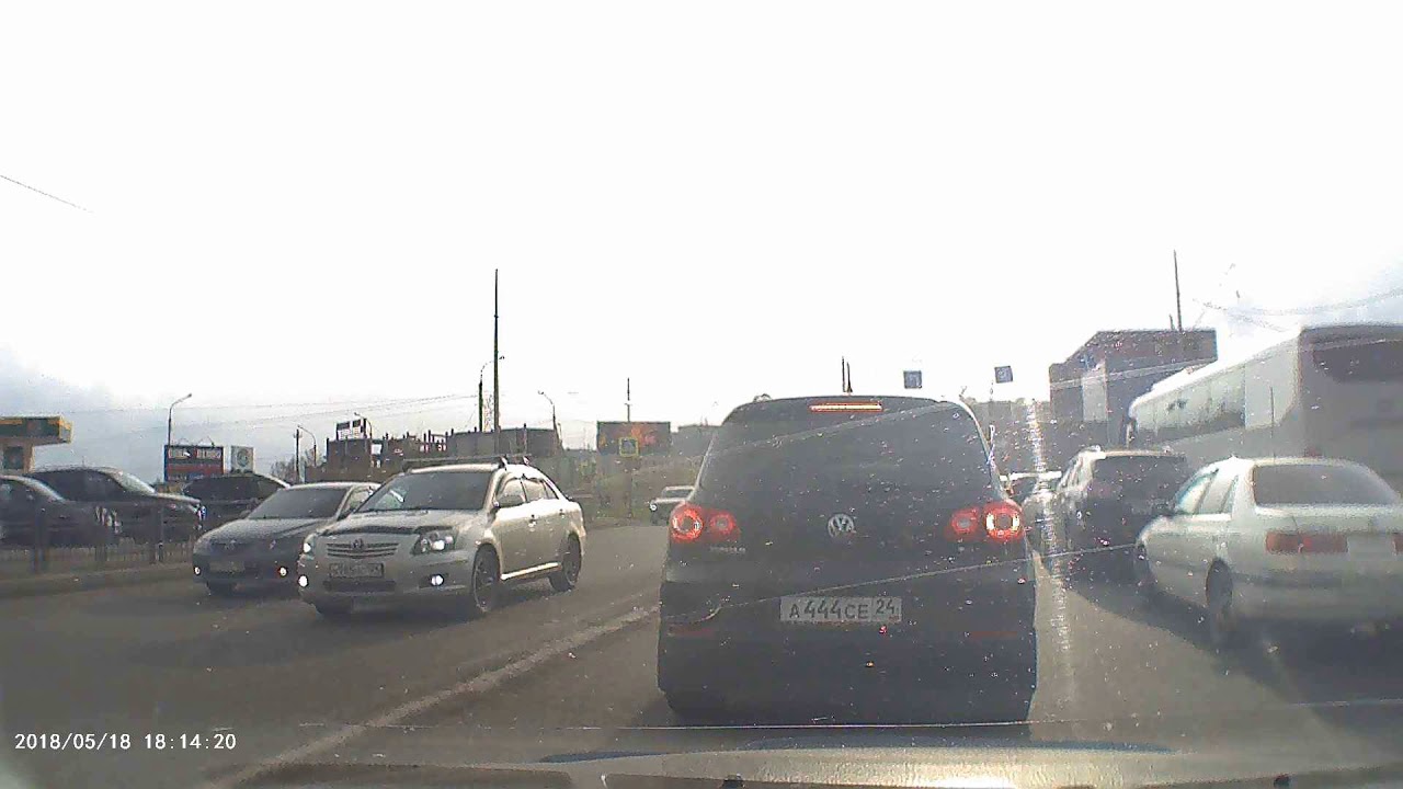 №2 г. Красноярск ул. Шахтеров, выезд на встречную через две сплошные ...