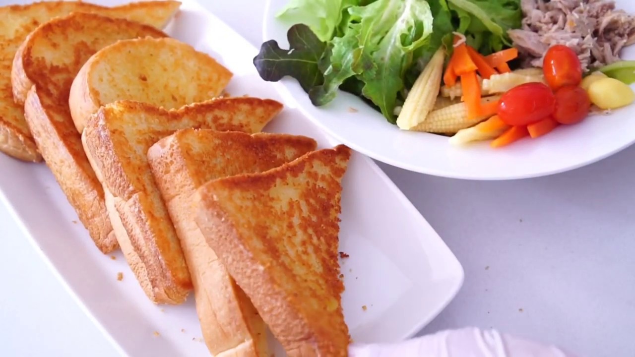 ขนมปังกรอบ แบบ sizzler หอม กรอบ อร่อยมาก