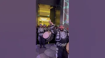 عريسنا شيخ الشباب دخلة عريس فرقة مجد زفات جروب الأردن و دبي 