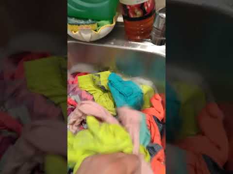 How to remove crayon from clothes