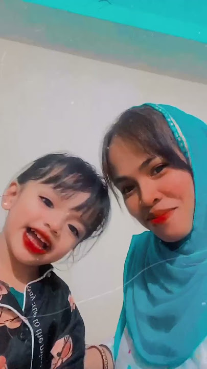 . “Vlogger si mommy, artista si baby! 💕📸