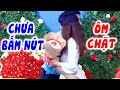 Nghẹn ngào cặp đôi chưa bấm nút đã vội ÔM CHẶT LẤY NHAU khiến MC Quyền Linh cười ĐỨT LƯNG QUẦN