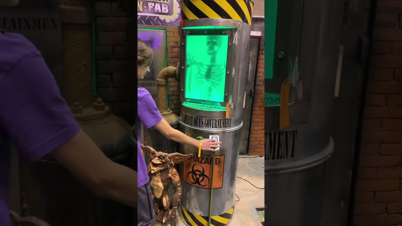 CRAZY LOUD AIRCANNON SKELETON at TRANSWORLD HALLOWEEN 2023! #shorts