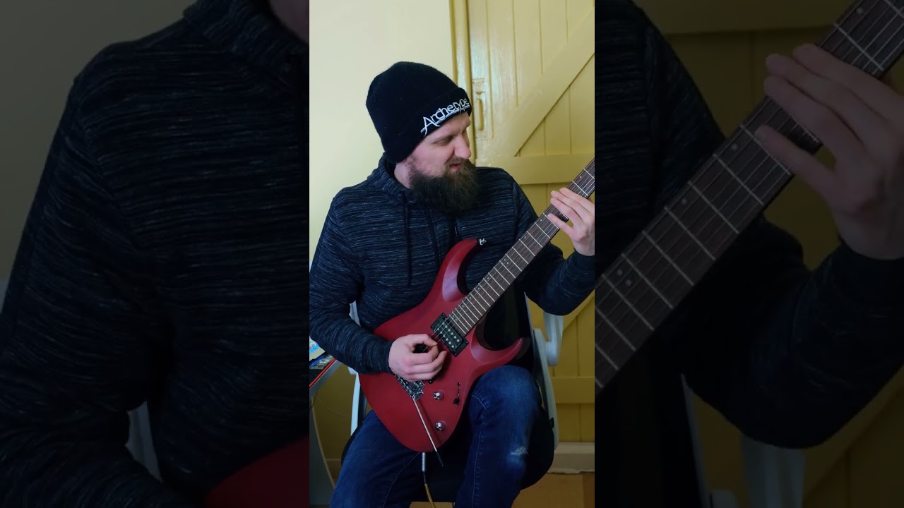 Guarda Affordable VS Pro (Super Strat) #shorts su YouTube Guarda Affordable VS Pro (Super Strat) #shorts su YouTube