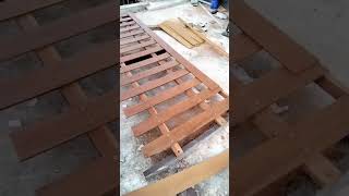 membikin pagar minimalis  dengan kayu ulin