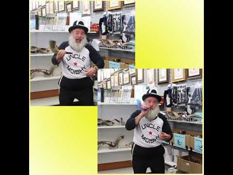 Uncle Moishy chooses a Shofar for Rosh Hashana