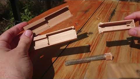 "PEZ style" dosing capsules dispenser