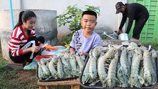 10 December 2022, I cook mantis shrimp for dinner - After work in vegetable garden and have dinner