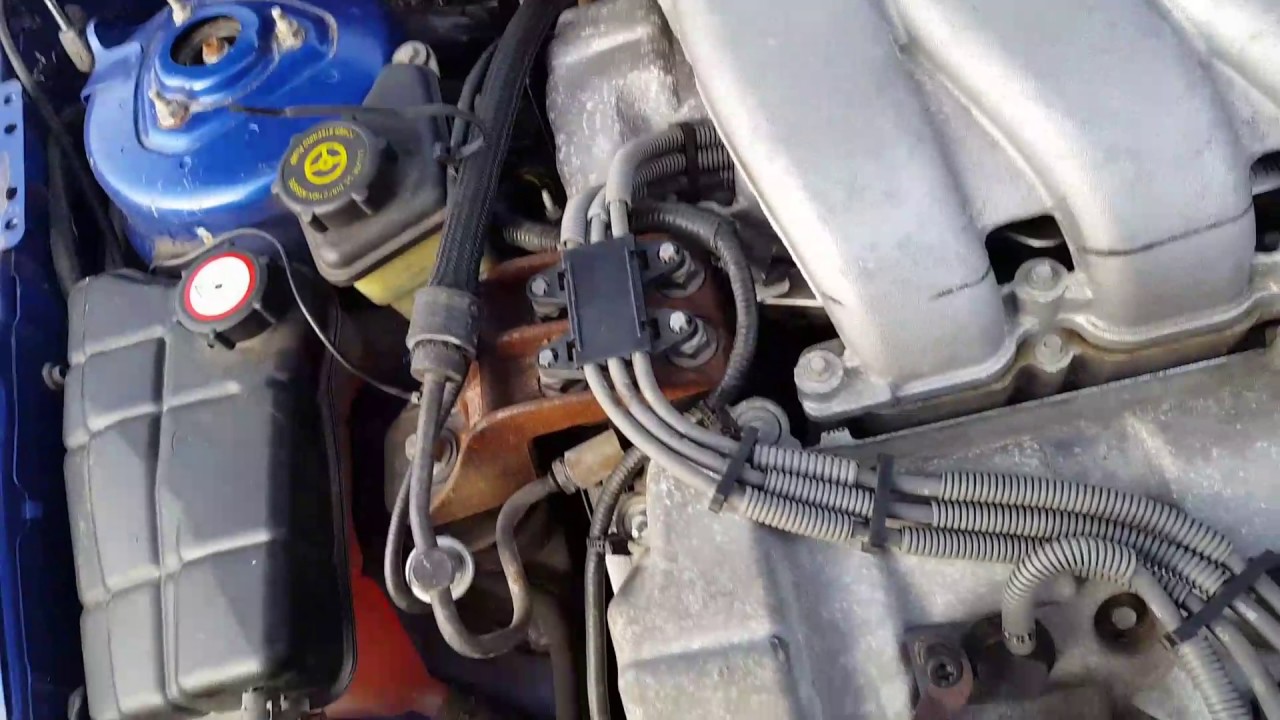 St220 3.0 v6 24v engine has a knocking noise - YouTube