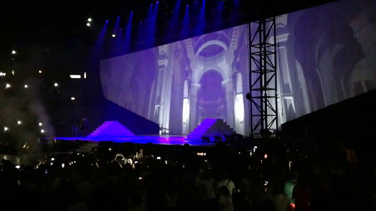 Let me Love you | Ariana Grande LIVE @PalaLottomatica (Dangerous Woman Tour | Rome 15.06.17)