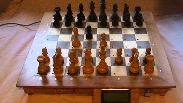 Raspberry Pi & Arduino Wooden Chess Computer