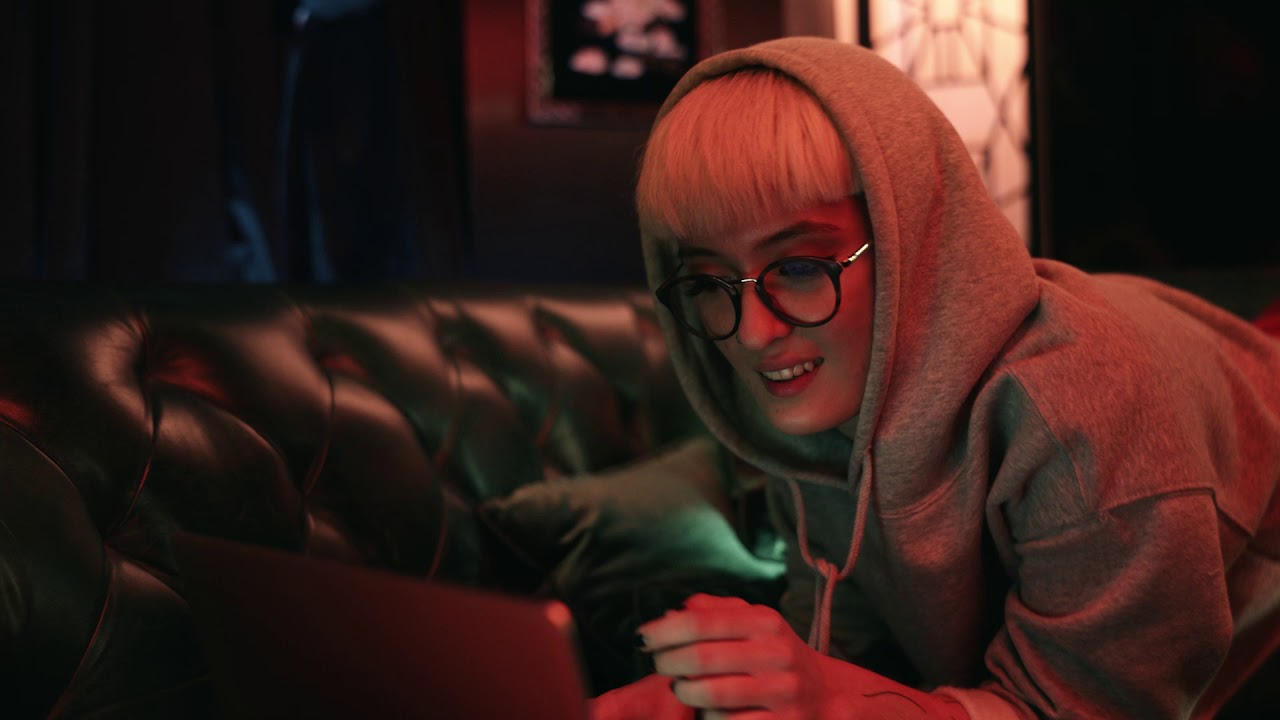 Howard Ritchie VF GigaCube TVC 50s engl - YouTube