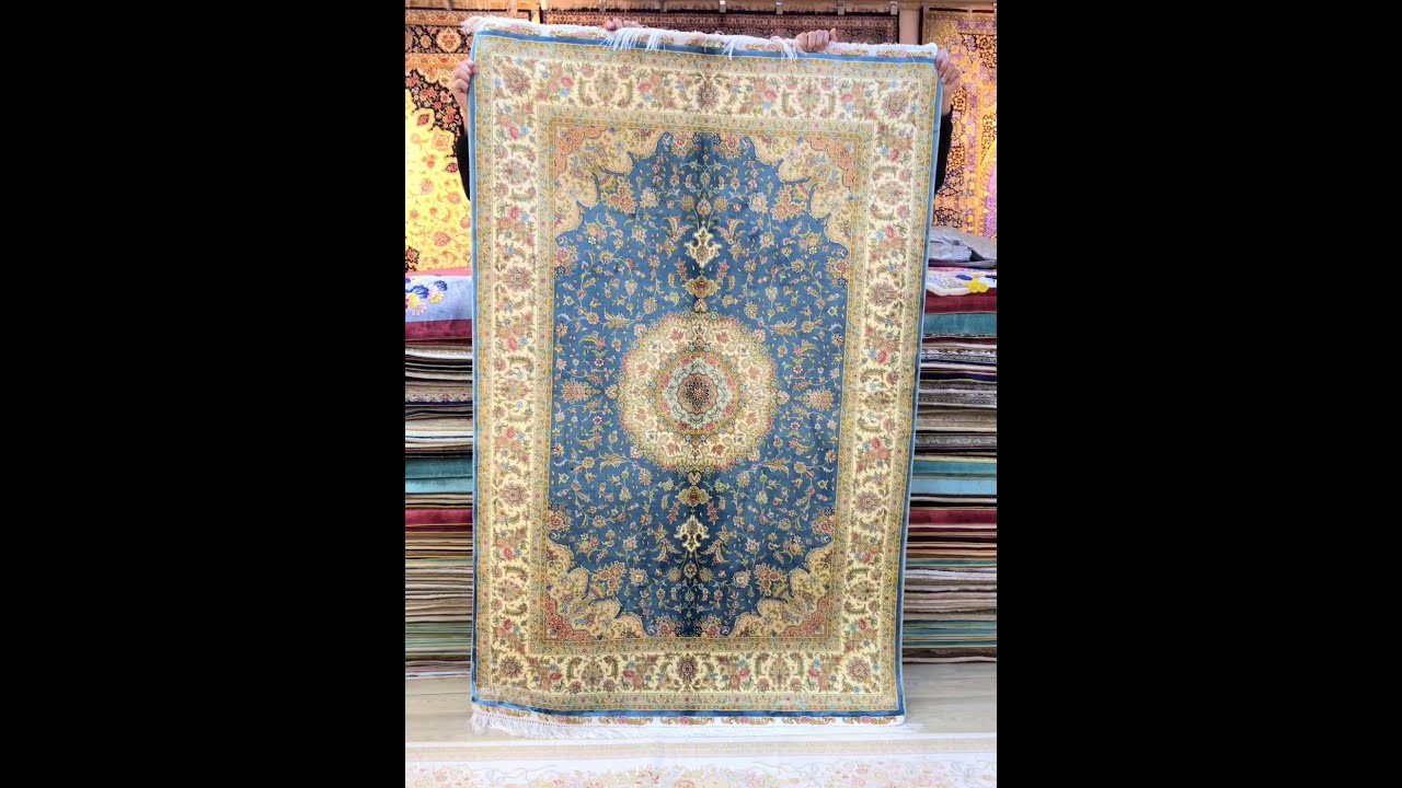 4x6ft(122x183cm) Amazing hand-knotted blue oriental Persian rug in living room area silk