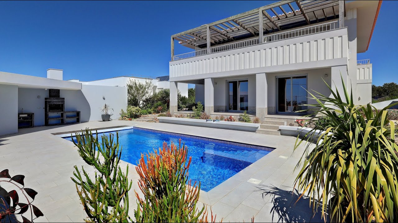 Stunning Contemporary Home With Pool and Views to the Coast for sale in Silves, Algarve