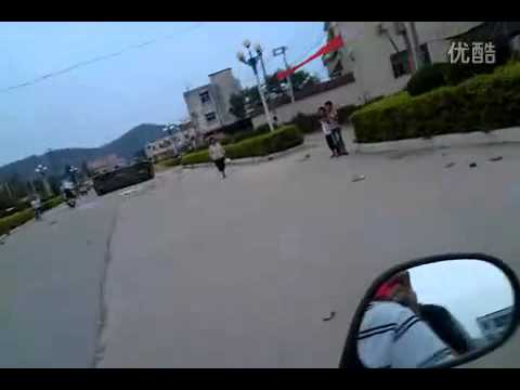 陆丰乌坎数千人游行集会 土地维权变警民冲突