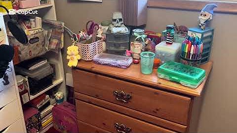 Declutter my craft room with me 