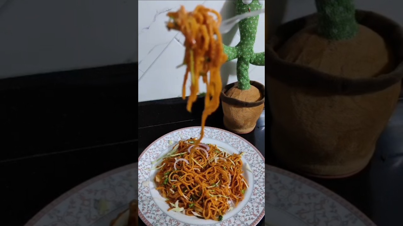 Street Style Recipe | Desi Chinese Street Food at Home | Easy & Spicy Chinese Food #hakkanoodles
