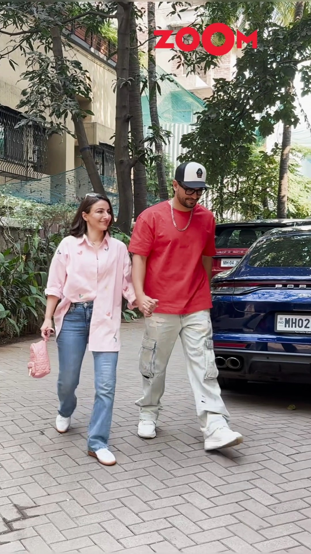 Soha Ali Khan ARRIVE with hubby Kunal at Kareena's house for Taimur's b'day ? #shorts