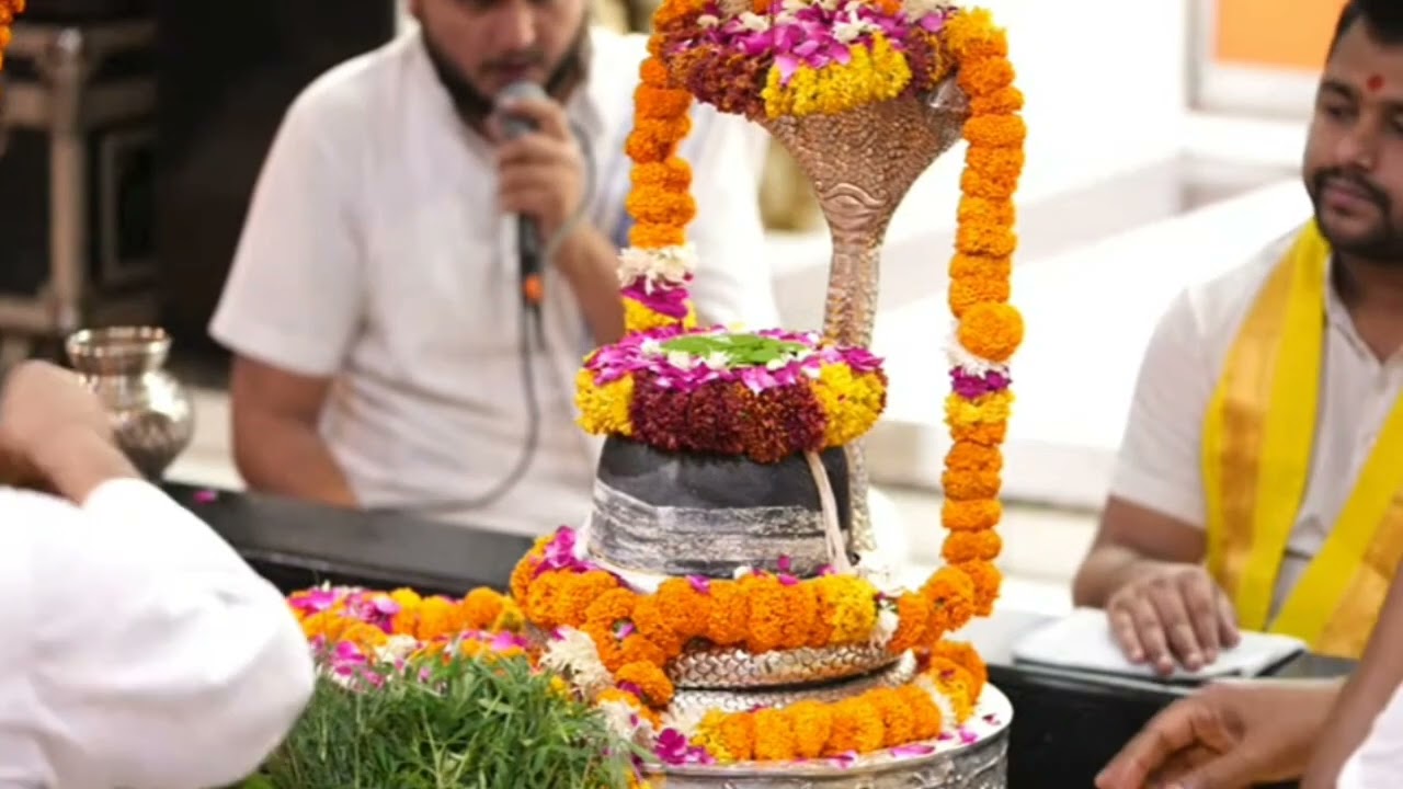 भगवान शिव और माता कामाख्या का ध्यान करके इस भजन को सुनने से आपकी हर मनोकामनाएं पूरी होगी।। लाइक शेयर