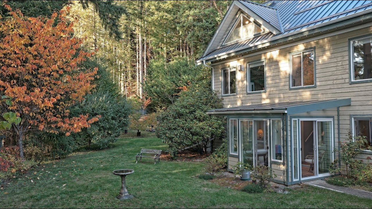 178 Elizabeth Dr, Saltspring Island - YouTube