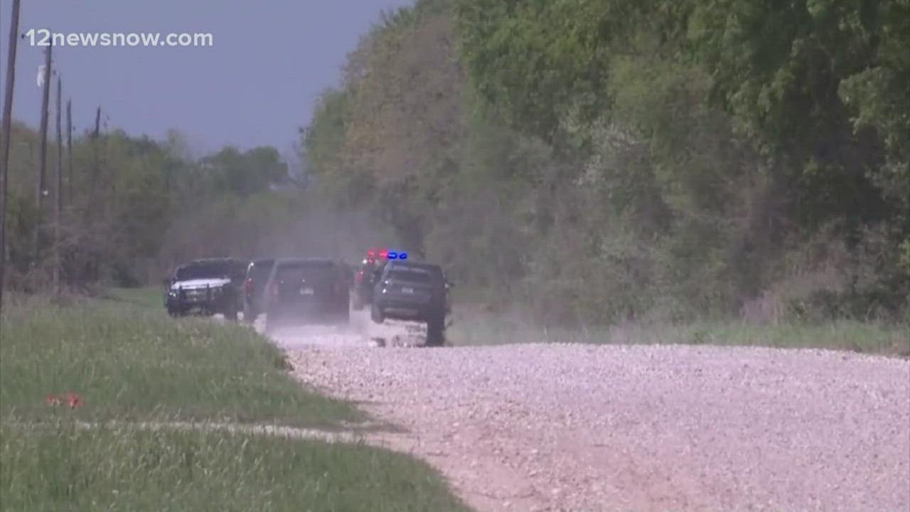 2 dead after plane crashes in Central Texas, investigation underway