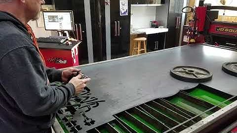 Wireless controller hooked to the plasma table.