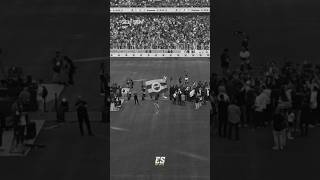 Gelde Bana Sor.. Fenerbahçeli Çocuk Ülker Stadının Ortasında Bayrak Sallıyor.