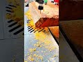 تشغيل ماكينة CNC لنحت لوح خشبي بدقة مع تناثر النشارة #shorts