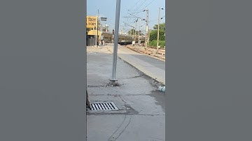 🔴8️⃣🔟 How Much distance is kept   Between two 2️⃣ Train#shorts #railway #indianrailways #video