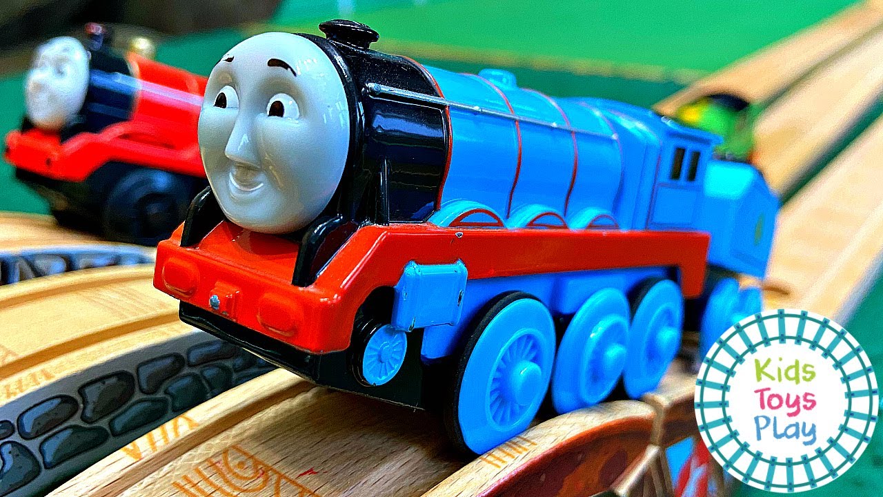 Thomas Train Race on the Rails Motorized Wooden Railway | Fun Toy ...