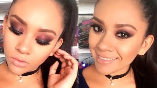 Maquillaje ahumado tinto