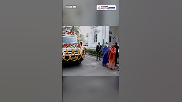 CM Yogi Greets Governor Anandiben Patel on Her Birthday