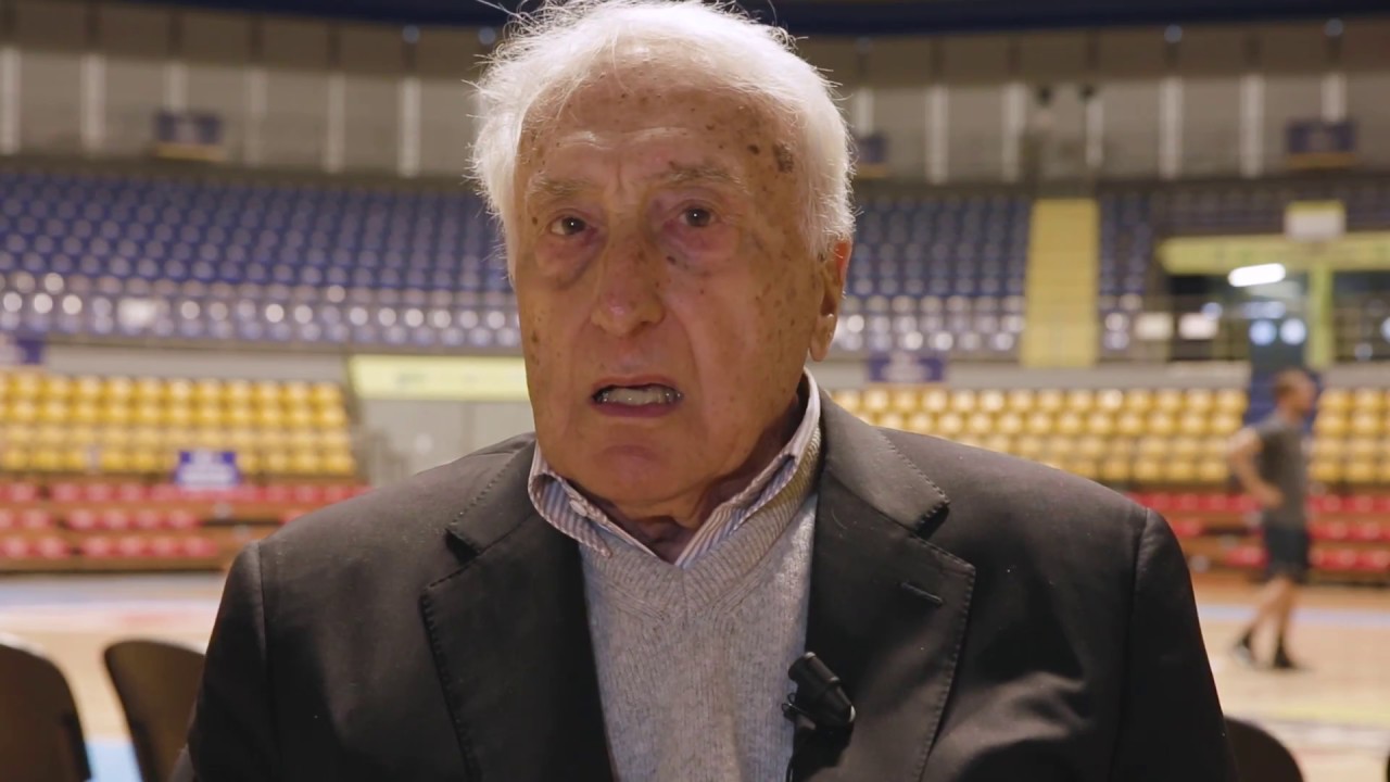 Aux Legend - Sandro Gamba - YouTube