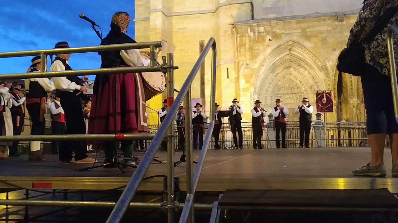 Dulzaineros escuela Ayto León 2019 Jota San Roque