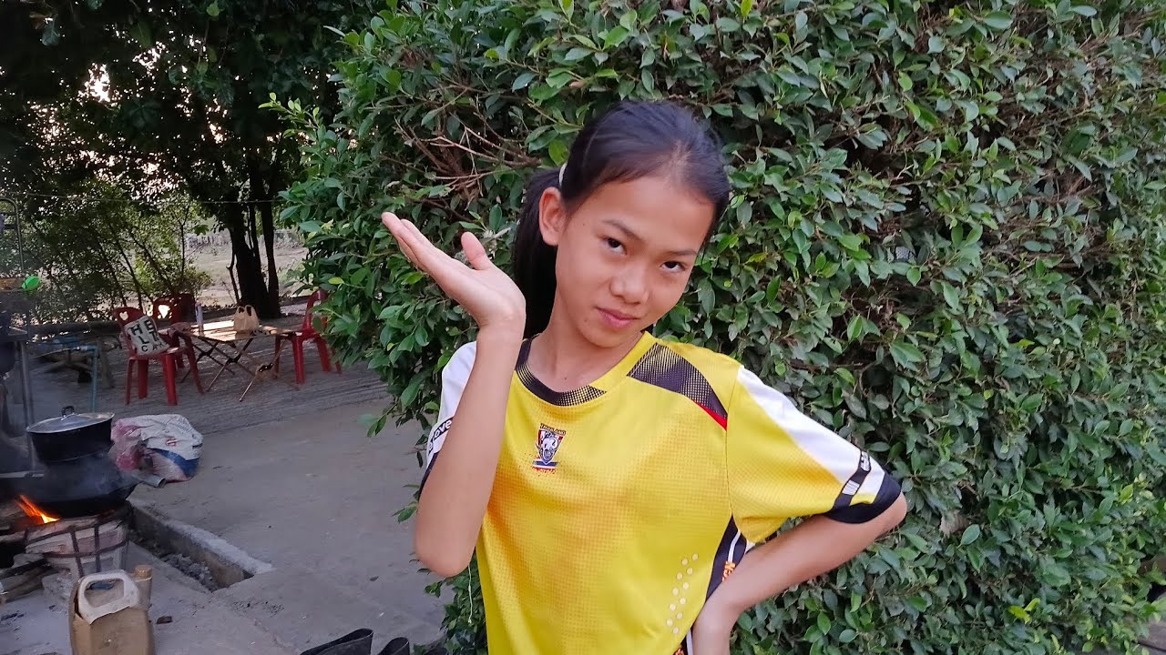 ธิดาลาวกลับถึงบ้านแล้วจ้าพรุ่งนี้จะไปโรงเรียน