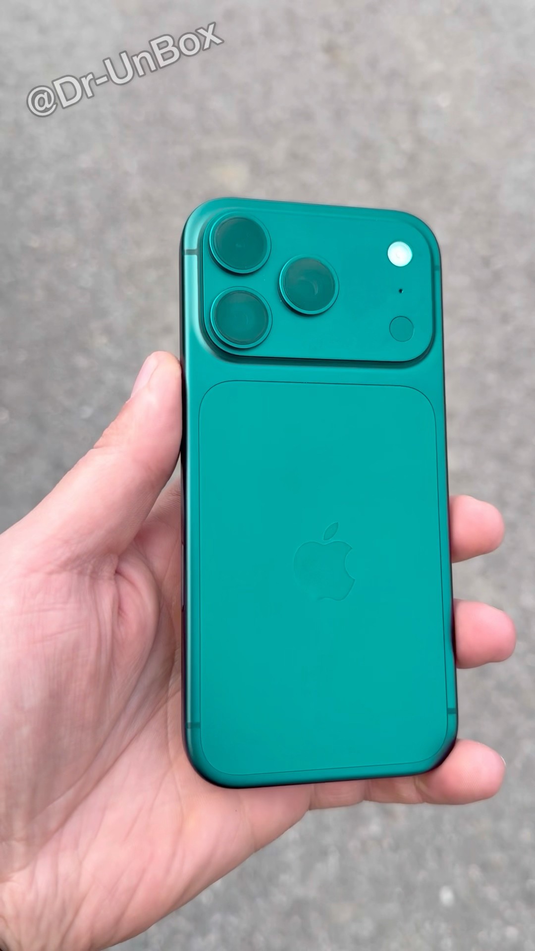 iphoneXR / iphone 17PRO Turquoise Green！ iPhone 17 Pro Turquoise Green Hands On and Review #shorts