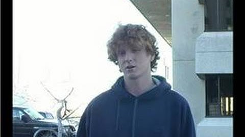 How to Ollie on a Skateboard : Switch Ollie Off a Curb