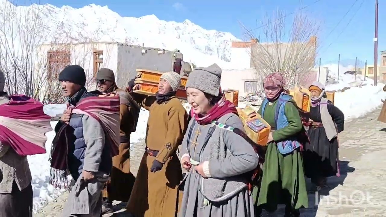 རྒྱལ་བའི་ཀན་རྒྱུར་རིན་པོ་ཆེ་སྐྱ་གམ་ཡུལ་དུ་བཞུ་དུས།།