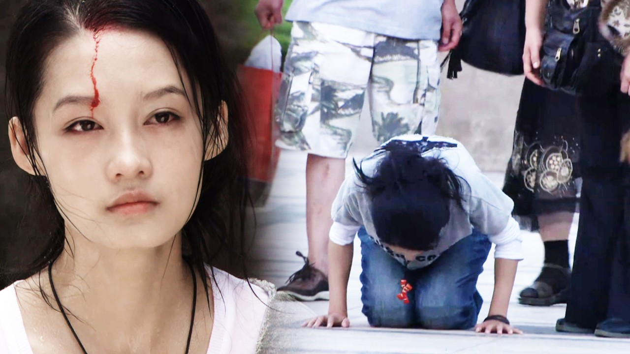 窮女孩在大街上下跪磕頭，誰料她竟是董事長流落在外的女兒，下一秒被董事長找到繼承億萬財產!#chinesedrama