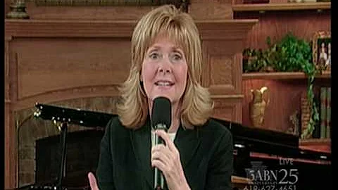 Emily Felts-Jones Somebody's Prayin
